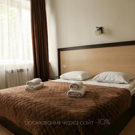 Hotel Koral Tjernivtsi Eksteriør billede